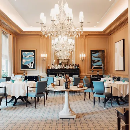 Hotel Four Seasons Des Bergues 5*