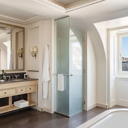 Four Seasons Des Bergues Hotel 5*