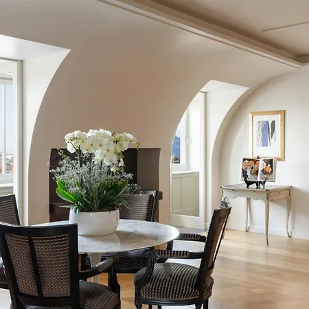 Four Seasons Des Bergues Hotel 5*