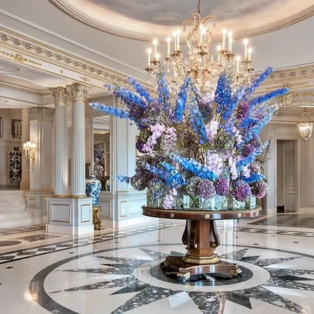 Hotel Four Seasons Des Bergues 5*