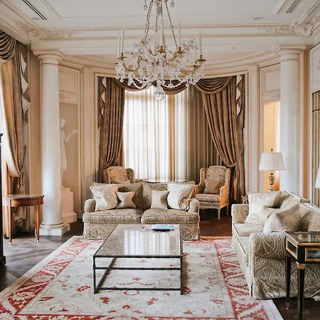 Hotel Four Seasons Des Bergues 5*