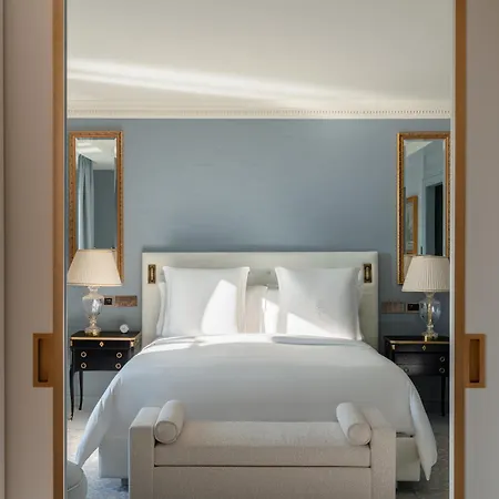 Four Seasons Des Bergues Hotel 5*