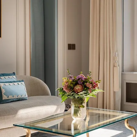 Hotel Four Seasons Des Bergues 5*