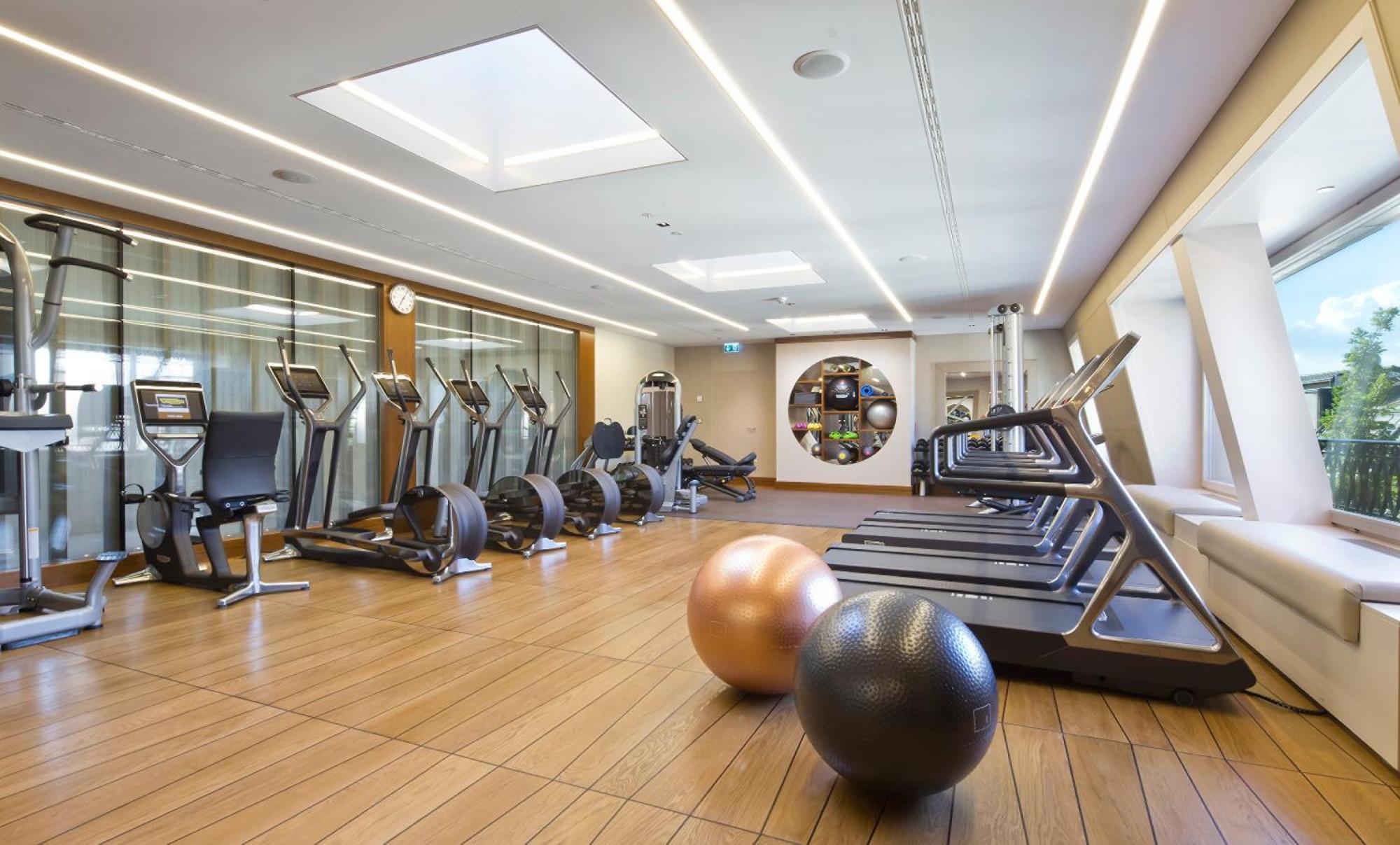 Four Seasons Des Bergues Hotel 5*