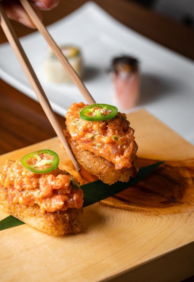 Four Seasons Des Bergues Hotel