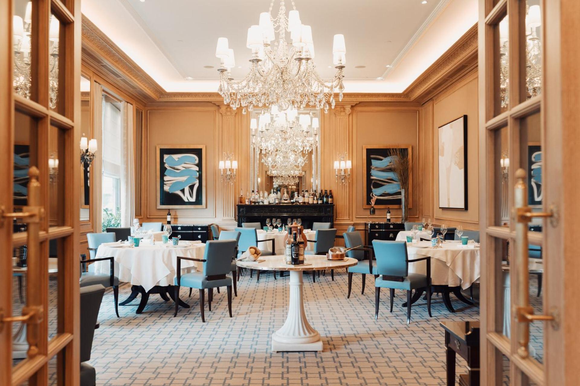 Hotel Four Seasons Des Bergues 5*